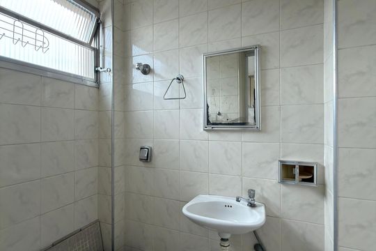 Banheiro de serviço de apartamento à venda com 2 quartos, 65m² em Centro, São Bernardo do Campo