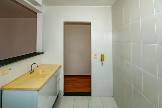 Cozinha de apartamento para alugar com 2 quartos, 49m² em São João Batista, Belo Horizonte