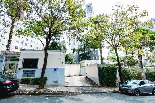 Fachada de apartamento para alugar com 2 quartos, 49m² em São João Batista, Belo Horizonte