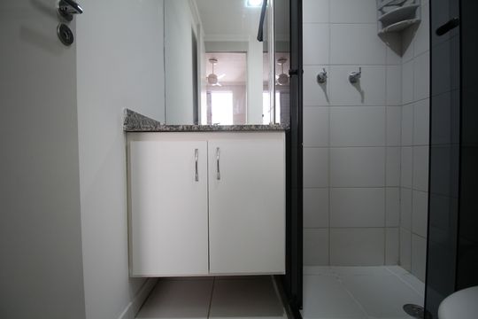 Banheiro Suíte de apartamento para alugar com 2 quartos, 57m² em Vila Pirajussara, São Paulo