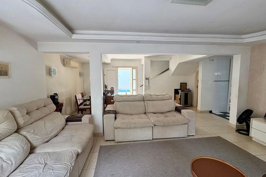 Sala de casa de condomínio à venda com 4 quartos, 190m² em Taquara, Rio de Janeiro