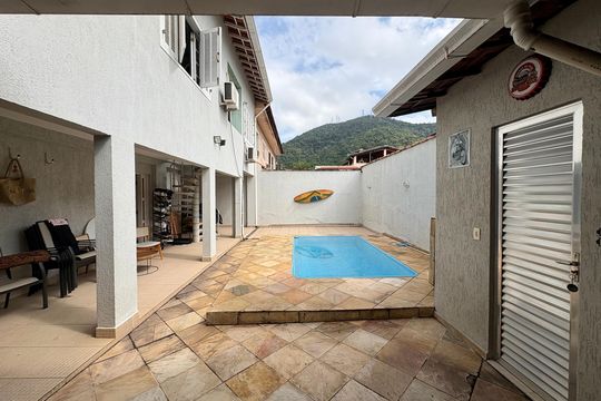 Quintal de casa de condomínio à venda com 4 quartos, 190m² em Taquara, Rio de Janeiro