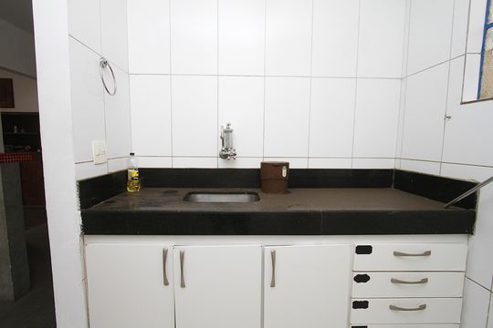 Cozinha de apartamento para alugar com 2 quartos, 84m² em Alto Caiçaras, Belo Horizonte