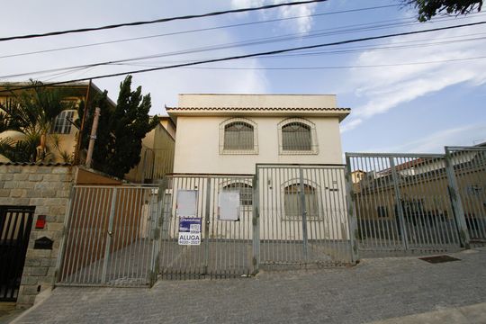 Fachada de apartamento para alugar com 2 quartos, 84m² em Alto Caiçaras, Belo Horizonte