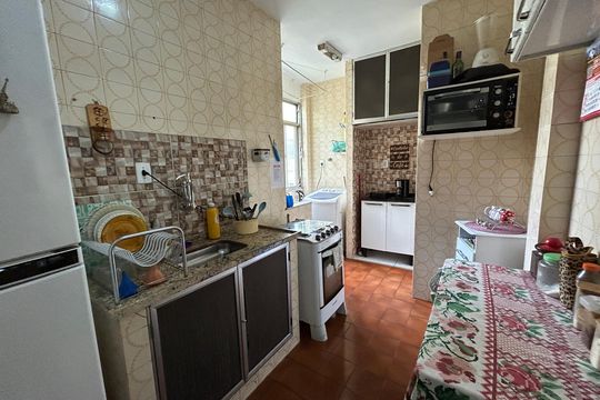 Cozinha de apartamento para alugar com 2 quartos, 54m² em Praça Seca, Rio de Janeiro