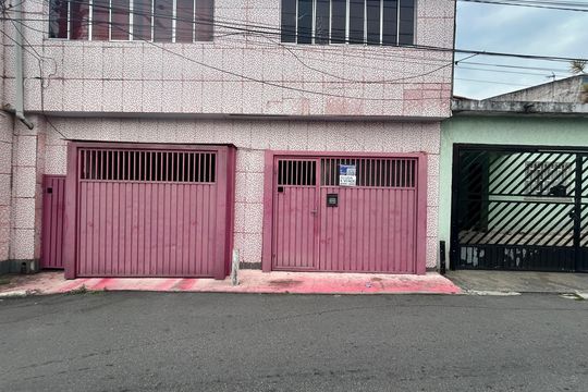 Fachada de casa para alugar com 1 quarto, 70m² em Cupecê, São Paulo
