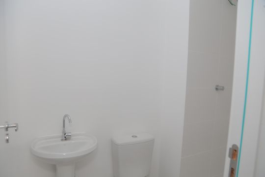 Banheiro  de apartamento para alugar com 2 quartos, 36m² em Colônia (zona Leste), São Paulo