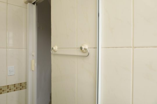 Banheiro 1 - Suíte de apartamento para alugar com 3 quartos, 48m² em Jardim das Oliveiras, São Paulo
