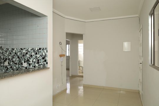 Apartamento para alugar com 3 quartos, 48m² em Jardim das Oliveiras, São Paulo