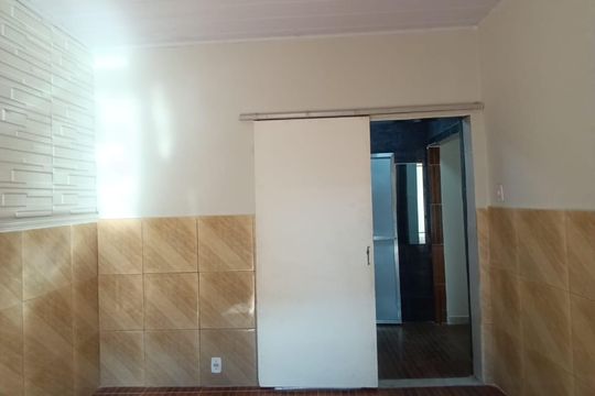 Quarto 1 de casa para alugar com 2 quartos, 50m² em Nossa Senhora das Gracas, Nova Iguaçu