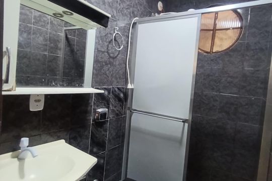 Banheiro  de casa para alugar com 2 quartos, 50m² em Nossa Senhora das Gracas, Nova Iguaçu