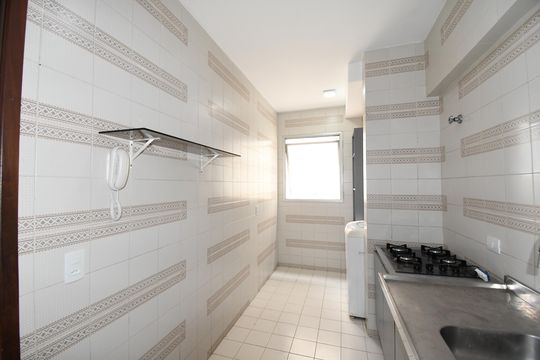 Cozinha e Área de Serviço de apartamento para alugar com 1 quarto, 46m² em Centro, Curitiba