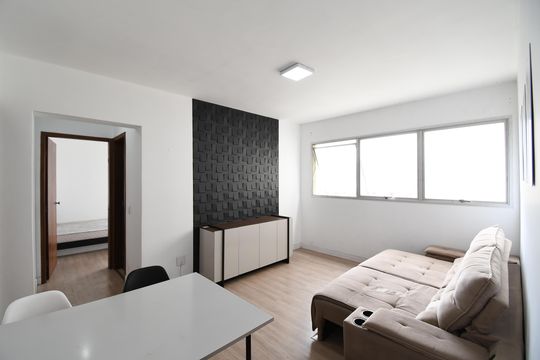 Sala de apartamento para alugar com 1 quarto, 46m² em Centro, Curitiba