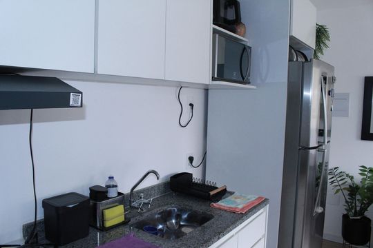 Cozinha de apartamento para alugar com 1 quarto, 27m² em Vila Buarque, São Paulo