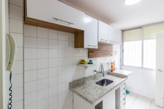 Cozinha e Área de Serviço de apartamento para alugar com 2 quartos, 80m² em Pinheiros, São Paulo