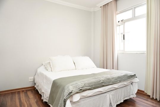 Suíte  de apartamento à venda com 3 quartos, 118m² em Santo Antônio, Belo Horizonte