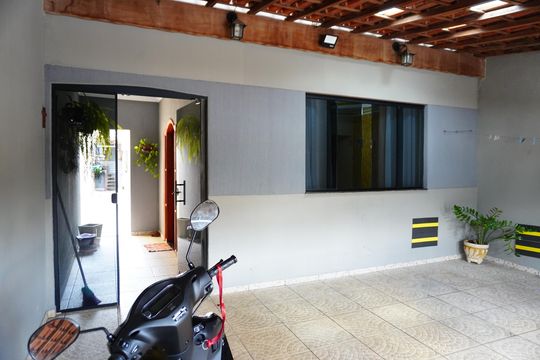 Garagem de casa à venda com 3 quartos, 184m² em Parque Residencial Jaguari, Americana