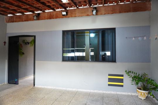 Casa à venda com 3 quartos, 184m² em Parque Residencial Jaguari, Americana