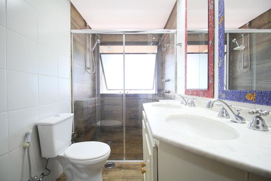 Banheiro de apartamento para alugar com 1 quarto, 59m² em Paraíso do Morumbi, São Paulo