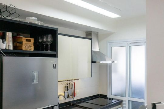Cozinha de apartamento para alugar com 1 quarto, 50m² em Vila Gertrudes, São Paulo