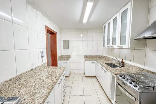 Apartamento à venda com 3 quartos, 170m² em Santo Antônio, Belo Horizonte