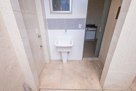 area de serviço de apartamento para alugar com 2 quartos, 65m² em Itapoã, Belo Horizonte