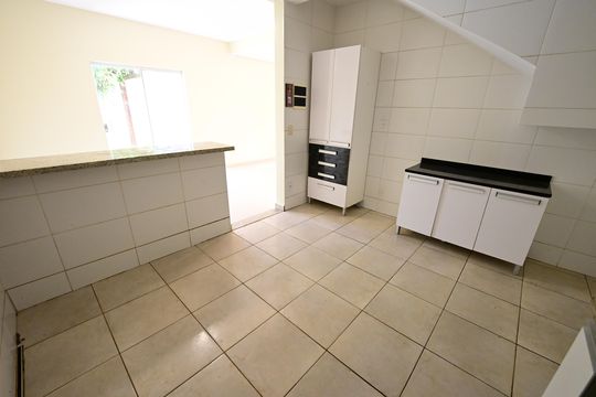 Casa de Condomínio para alugar com 3 quartos, 90m² em Jardim Imperial, Aparecida de Goiânia