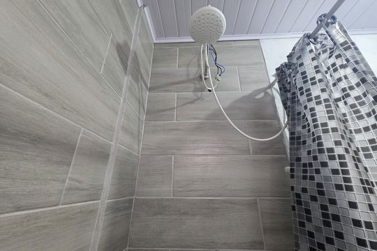 Banheiro de kitnet/studio para alugar com 1 quarto, 42m² em Vila Metalúrgica, Santo André