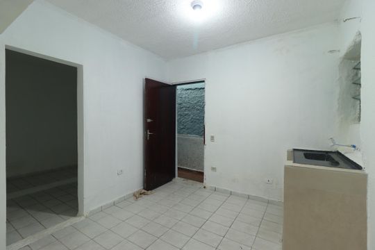 Cozinha de casa para alugar com 1 quarto, 30m² em Condomínio Maracanã, Santo André