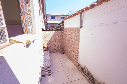 Area externa de casa para alugar com 3 quartos, 217m² em Etelvina Carneiro, Belo Horizonte
