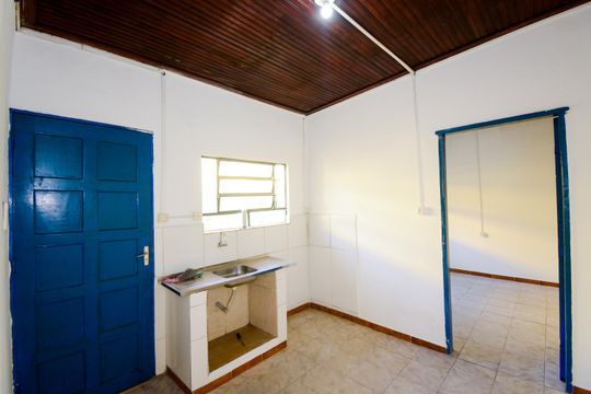 Cozinha de casa para alugar com 1 quarto, 100m² em Jardim Santa Emilia, Guarulhos