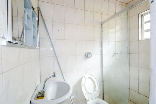 Banheiro da Suíte de casa para alugar com 1 quarto, 40m² em Jardim Santa Emilia, Guarulhos