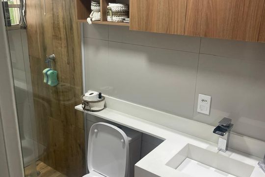 Banheiro de apartamento para alugar com 2 quartos, 56m² em Bandeiras, Osasco
