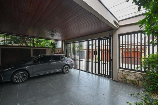 Garagem de casa à venda com 4 quartos, 280m² em Vila Sonia, São Paulo