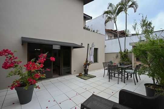 Quintal de casa à venda com 4 quartos, 280m² em Vila Sonia, São Paulo
