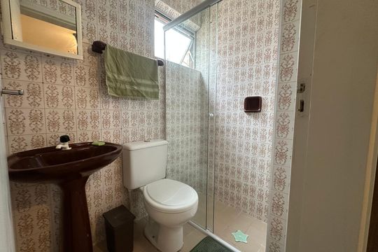 Banheiro de apartamento para alugar com 1 quarto, 31m² em Kobrasol, São José