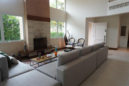 Sala Estar de casa de condomínio para alugar com 2 quartos, 400m² em Residencial 18 do Forte, Santana de Parnaíba