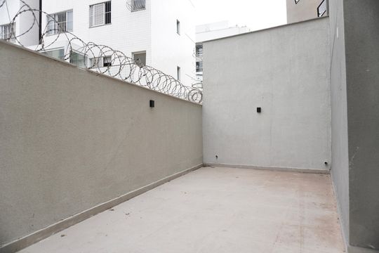 Varanda de apartamento para alugar com 3 quartos, 117m² em Santa Tereza, Belo Horizonte
