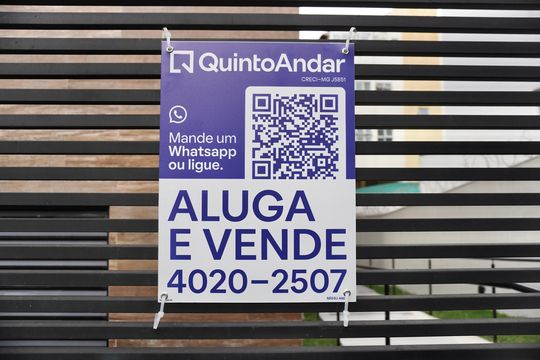 Placa de apartamento para alugar com 3 quartos, 117m² em Santa Tereza, Belo Horizonte