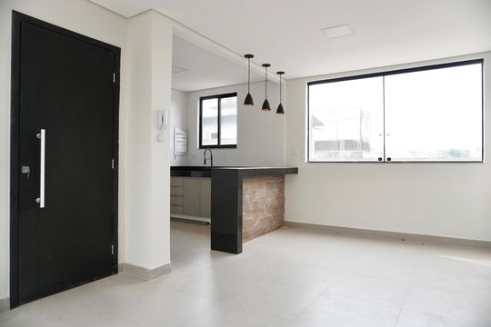 Apartamento à venda com 3 quartos, 117m² em Santa Tereza, Belo Horizonte