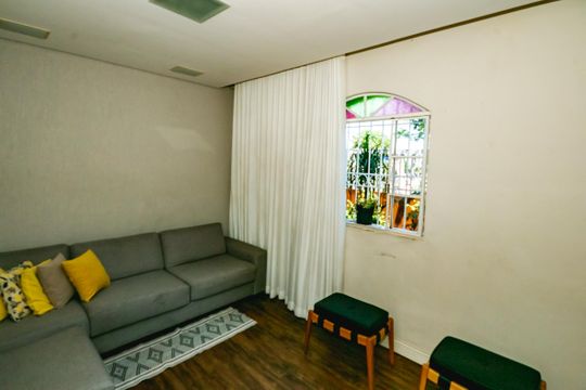 Casa à venda com 5 quartos, 250m² em Ouro Preto, Belo Horizonte