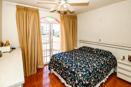 Casa à venda com 5 quartos, 250m² em Ouro Preto, Belo Horizonte