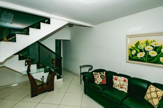 Casa à venda com 5 quartos, 250m² em Ouro Preto, Belo Horizonte