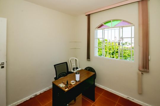 Quarto 2 de casa à venda com 5 quartos, 250m² em Ouro Preto, Belo Horizonte