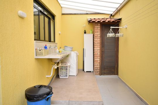 AREA DE SERVIÇO de casa à venda com 5 quartos, 220m² em Vila da Saúde, São Paulo