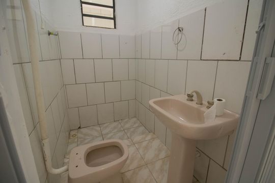 Banheiro de casa para alugar com 1 quarto, 60m² em Jardim Lago Azul, Limeira