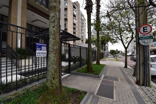 Fachada do condomínio de apartamento à venda com 1 quarto, 33m² em Guaíra, Curitiba