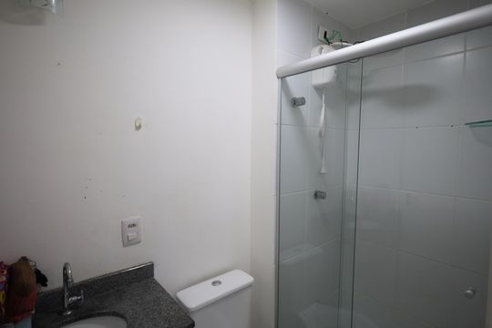 Banheiro 2 de apartamento para alugar com 2 quartos, 56m² em Novo Osasco, Osasco
