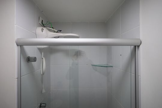 Banheiro 2 de apartamento para alugar com 2 quartos, 56m² em Novo Osasco, Osasco