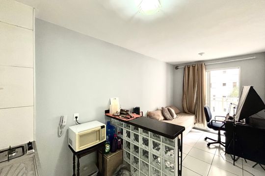 Sala/Cozinha de apartamento à venda com 1 quarto, 33m² em Jardim Santa Teresinha, São Paulo